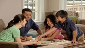 15 Permainan Keluarga Seru Setelah Tarawih 2026, Bikin Ramadan Makin Hangat dan Berkesan